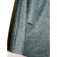 Błyszczący zielony sweter w stylu OVERSIZE ze srebrną niteczką